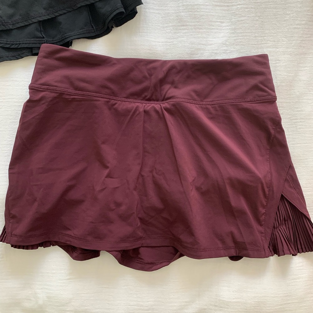 Play Off The Pleats Mid-Rise Skirt